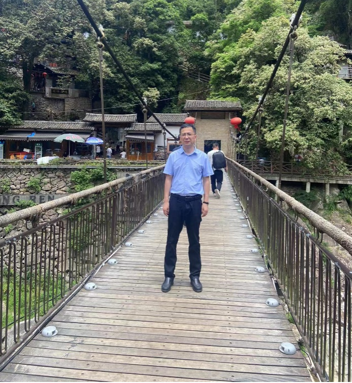 王英华